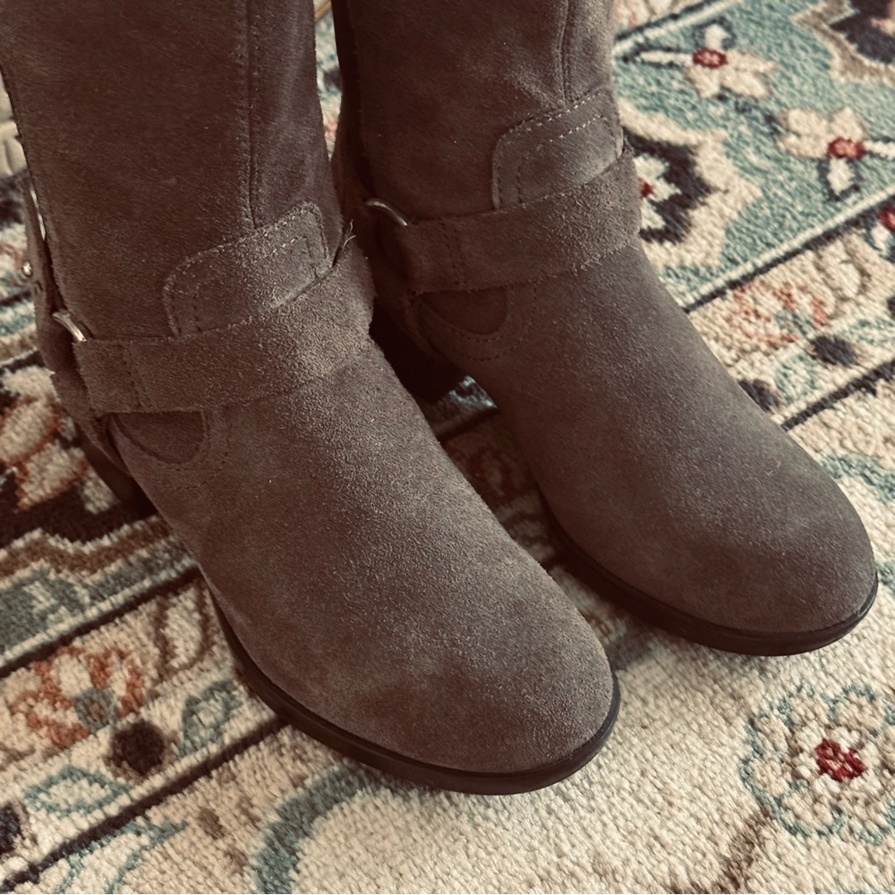 Bandolino Bonica Knee High Equestrian Suede Harness Boots - Picture 10 of 16